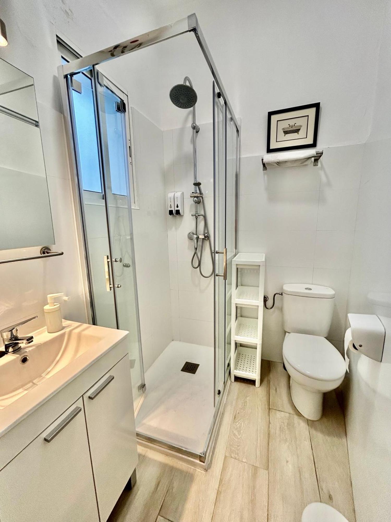 Acogedor Apt 8Pax 4Bdr 2Bth- Cozyhomesevilla2 Exterior photo