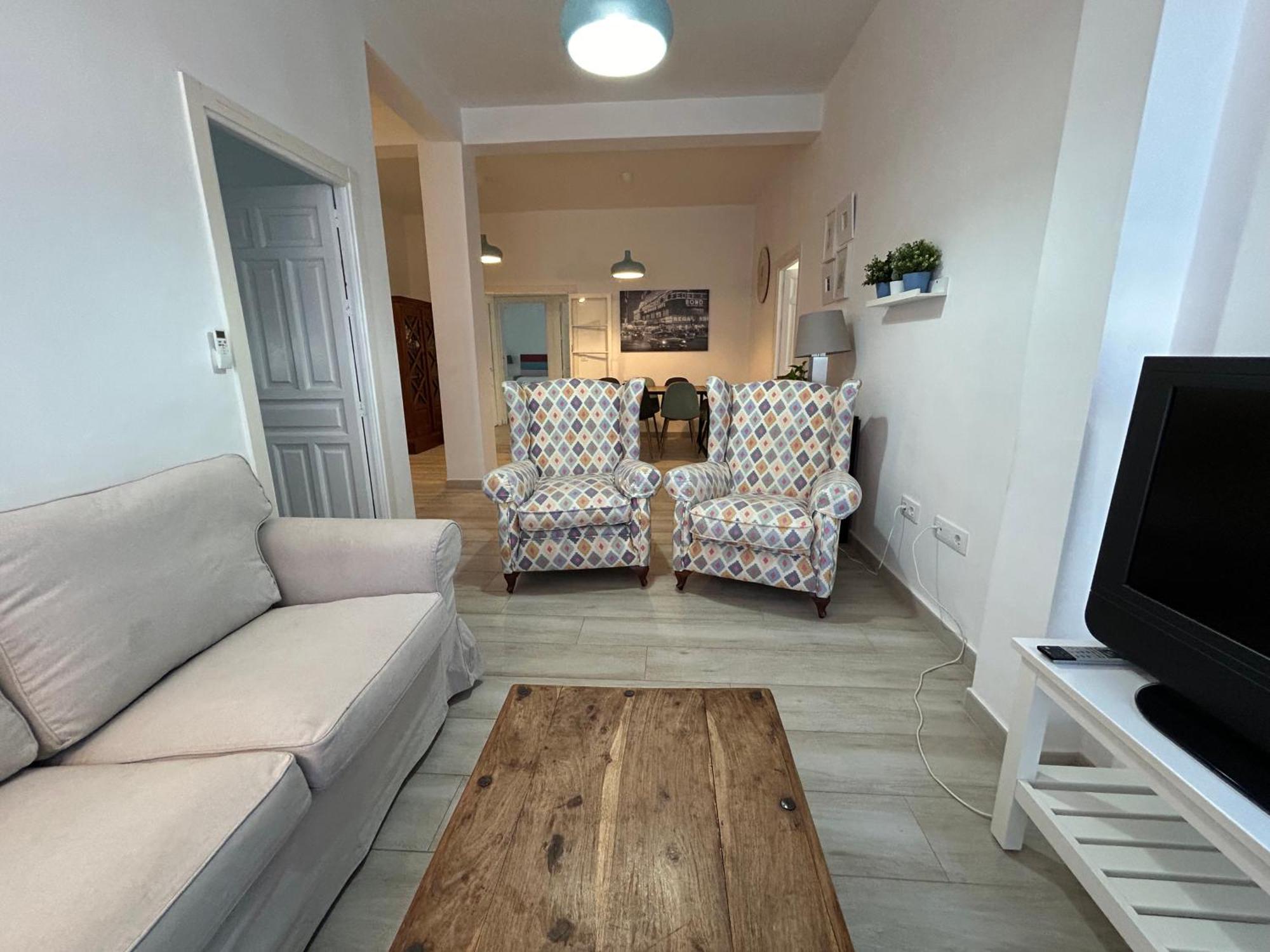 Acogedor Apt 8Pax 4Bdr 2Bth- Cozyhomesevilla2 Exterior photo